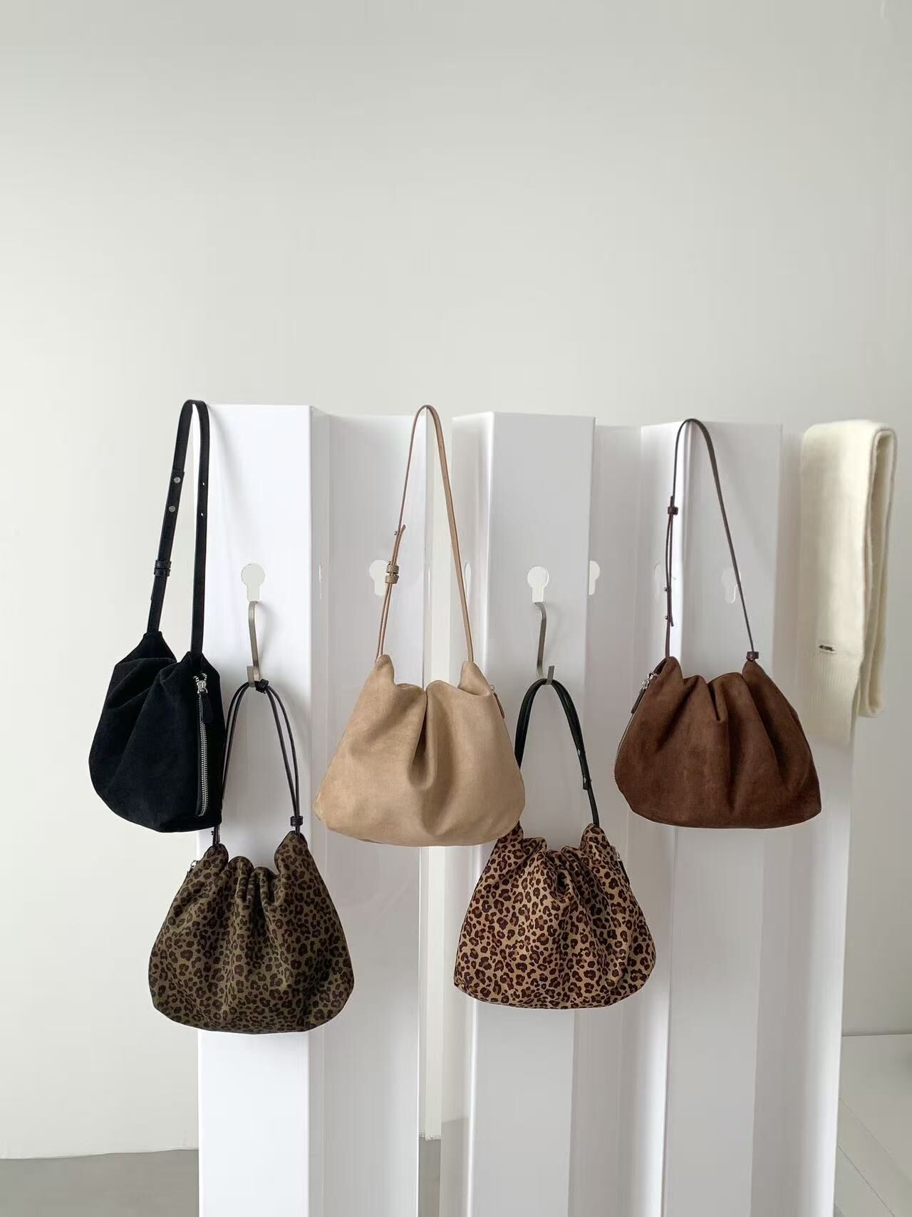 極簡皺褶柔軟包(絨面版)