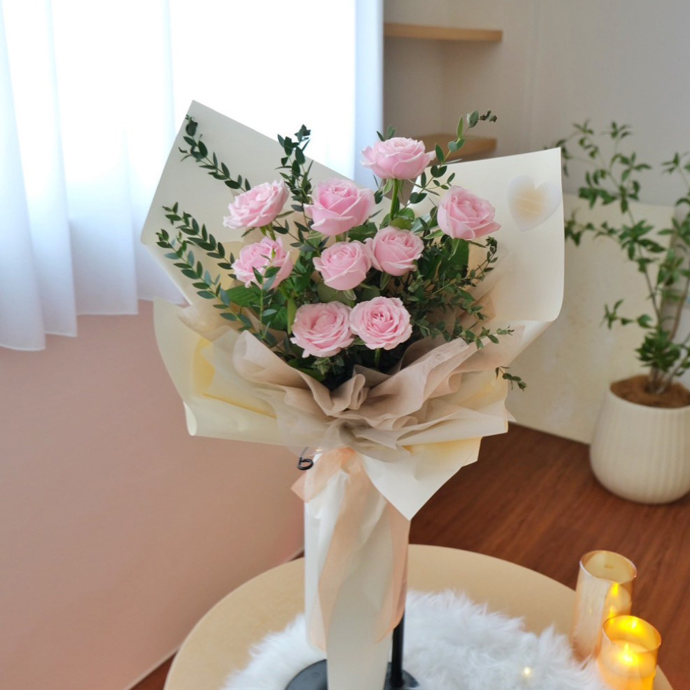 鮮花花束 / 9朵玫瑰花束+葉子