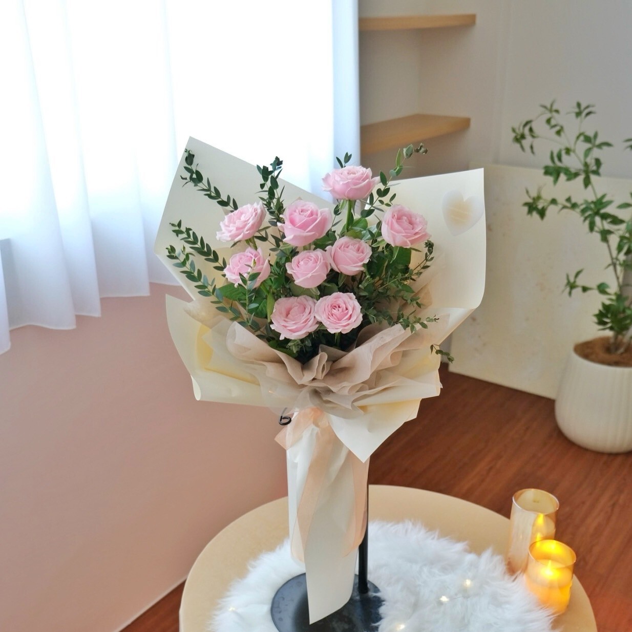 鮮花花束 / 9朵玫瑰花束+葉子