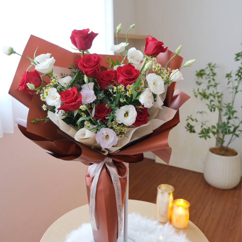 鮮花花束 / 9朵玫瑰花束+配花＆葉子（紅色系）