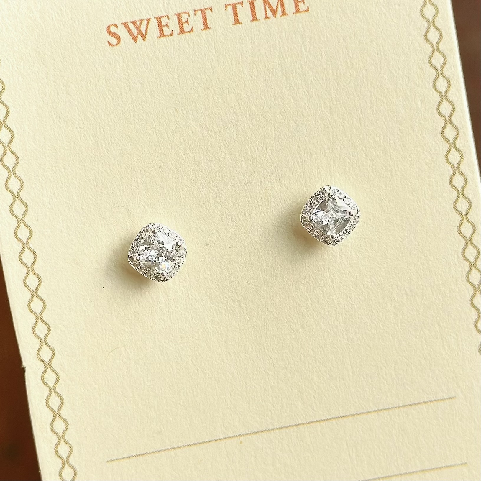 F17滿鑽方塊鎖針