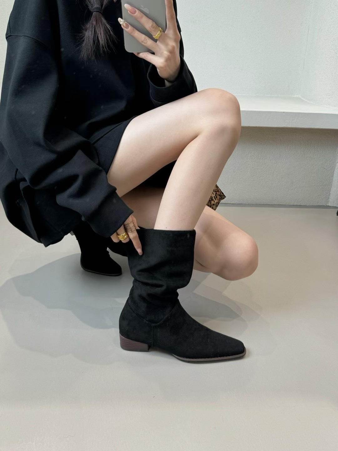 修飾剪裁絨面堆堆短靴(黑37.39)