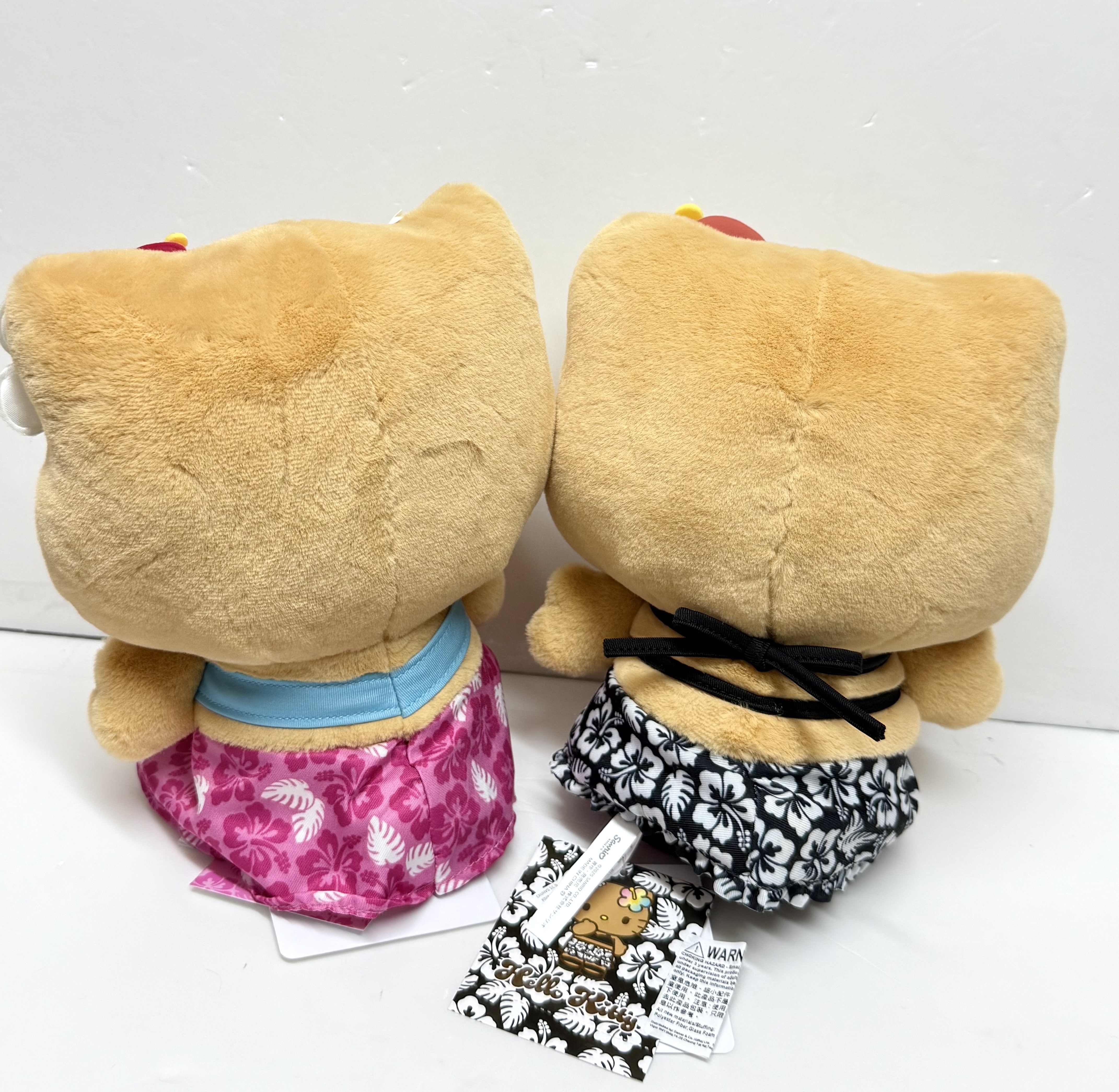 曬黑 Hello Kitty 公仔