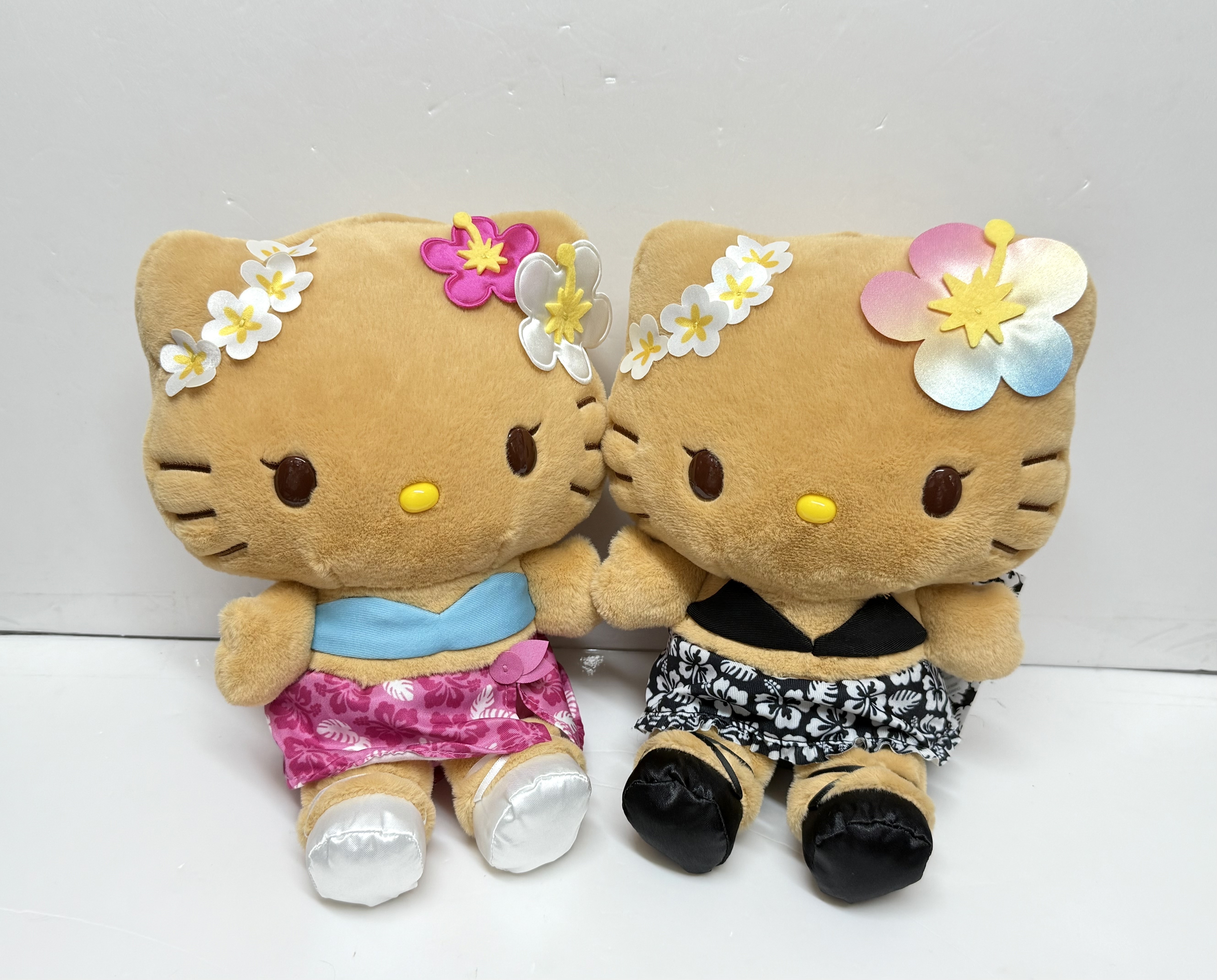曬黑 Hello Kitty 公仔