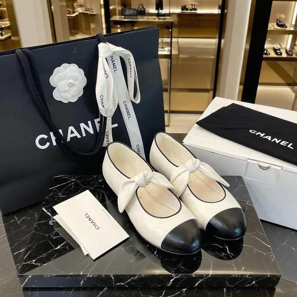 CHANEL 2025 蝴蝶結平底瑪莉珍鞋