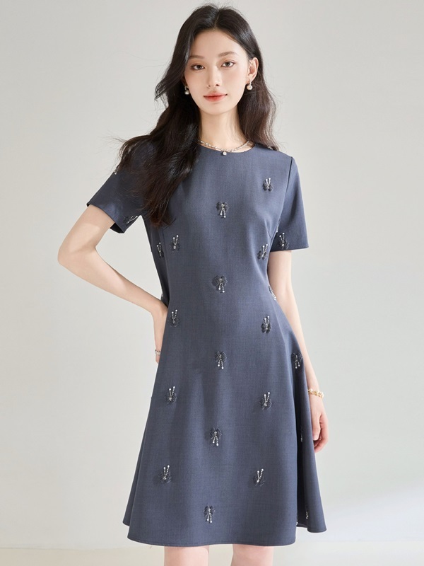 刺繡綴珠剪裁洋裝 灰色