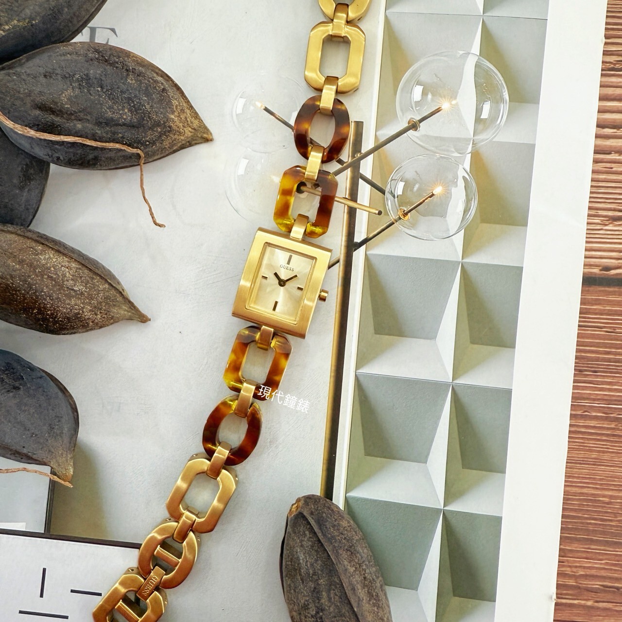 【GUESS 】復古琥珀手鍊式腕錶 GWW12628L1 19mm  現代鐘錶