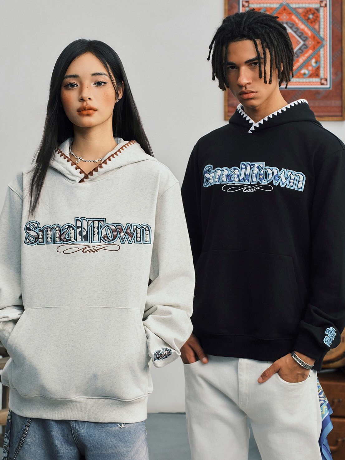 STK SmallTownKid  西蘭卡普紋樣 珍珠貼布Logo 帽T