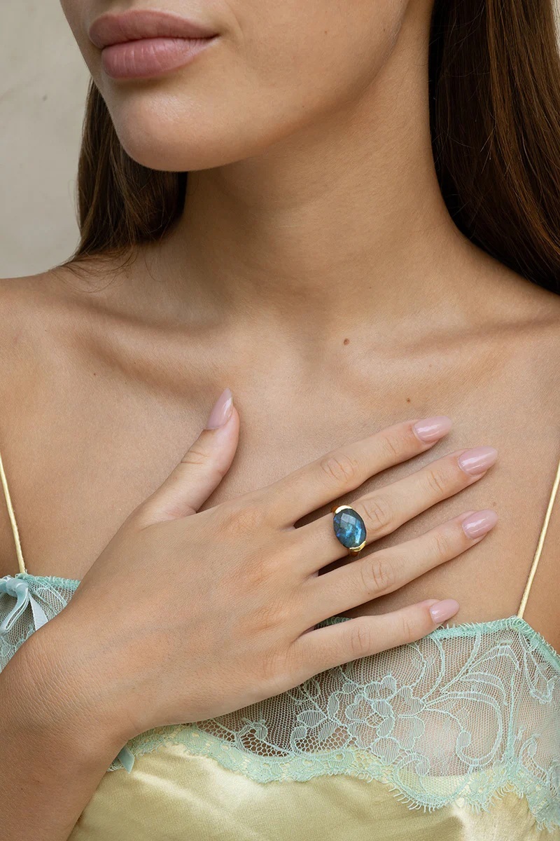 Shan Shan Ring Ashni 82.02.4014.126.06 (Labradorite)