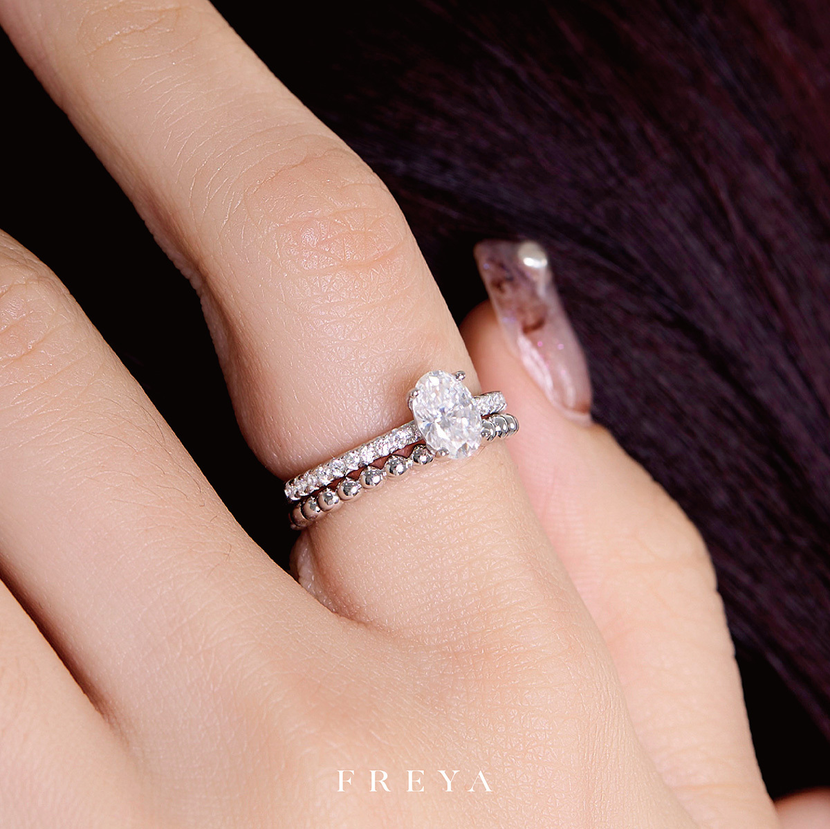 FREYA 橢圓莫桑鑽戒指