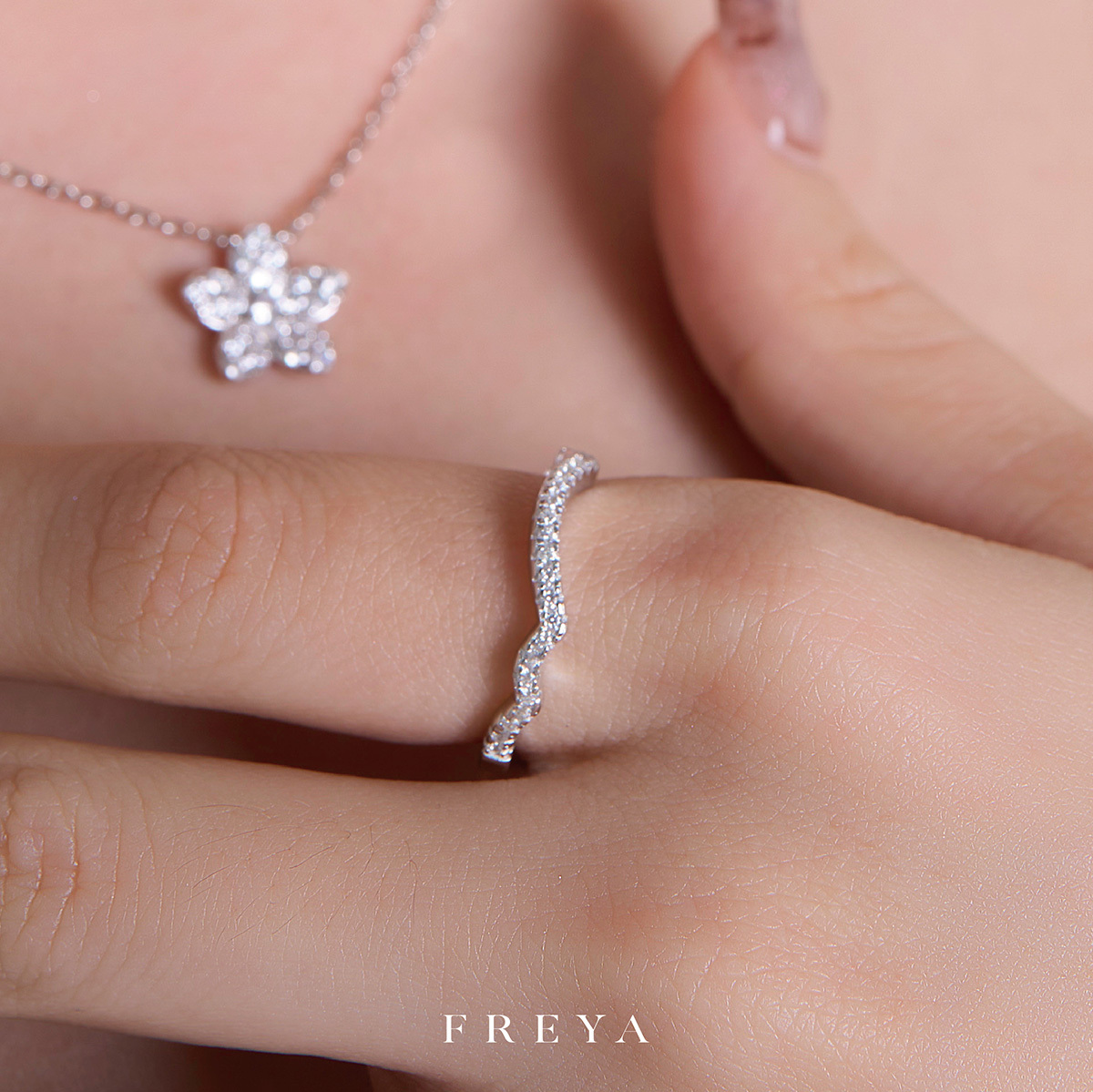 FREYA 波浪單鑽戒指