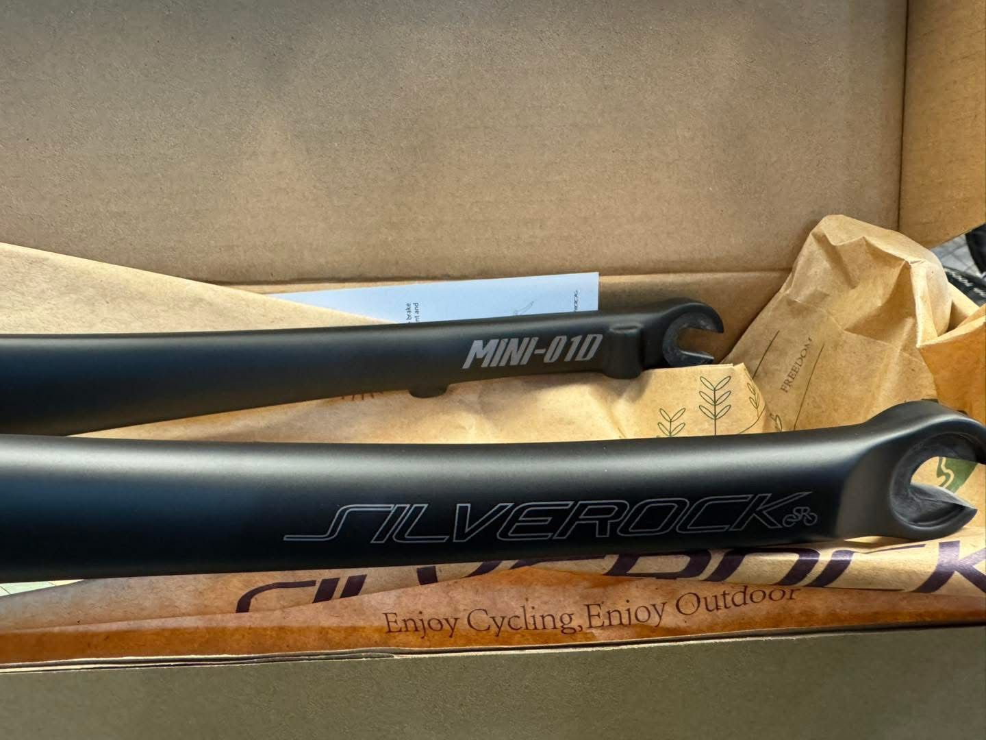 SILVEROCK 碳纖維碟剎前叉1 [ MINI-TERN ] 406/451