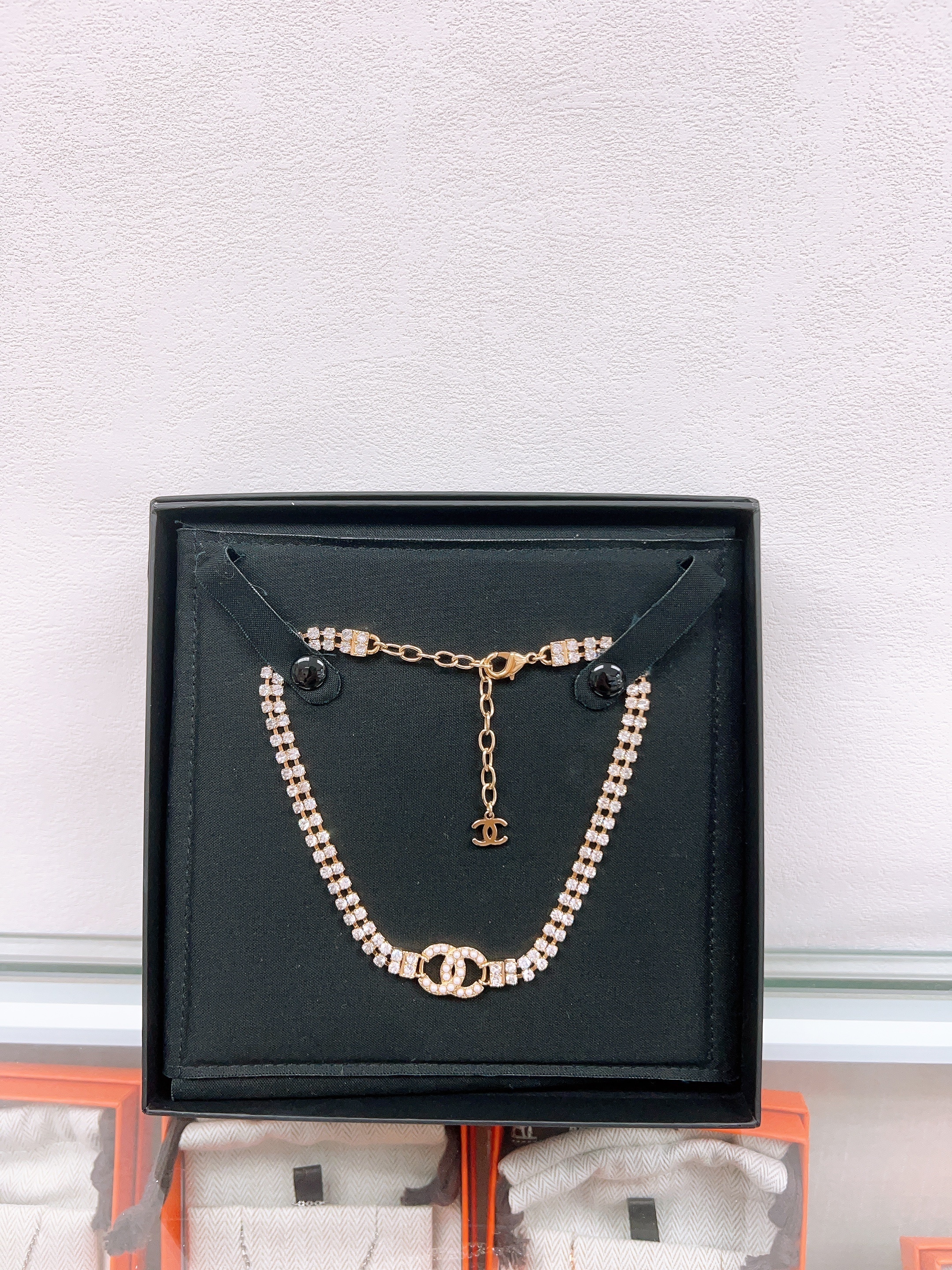 Chanel 21v crystal choker/ short necklace