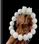 C022 翡翠（A货）淡晴底貔貅圆珠手串