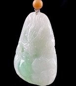 C060 翡翠（A货）晴底俏绿龙牌挂件一枚
