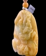 C062 翡翠（A货）满色柠檬黄霸气龙牌挂件一枚