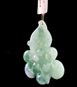 C074 翡翠（A货）晴绿飘花莲花吊坠一枚