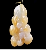 C080 翡翠（A货）满色鸡油黄莲花吊坠一枚