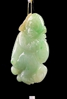 C083 翡翠（A货）满色阳绿俏黄生肖猴吊坠一枚