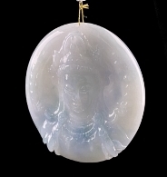 C084 翡翠（A货）春彩观音头圆牌挂件一枚