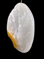 C086 翡翠（A货）晴底带黄双彩龙牌挂件一枚