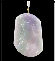 C087 翡翠（A货）春彩生肖牛牌挂件一枚