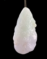 C088 翡翠（A货）淡春彩龙牌挂件一枚