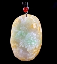 C091 翡翠（A货）黄加绿山水牌挂件一枚