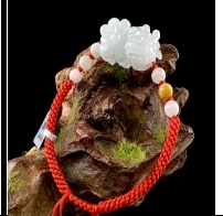 C141 翡翠（A货）淡晴底招财貔貅手链一枚