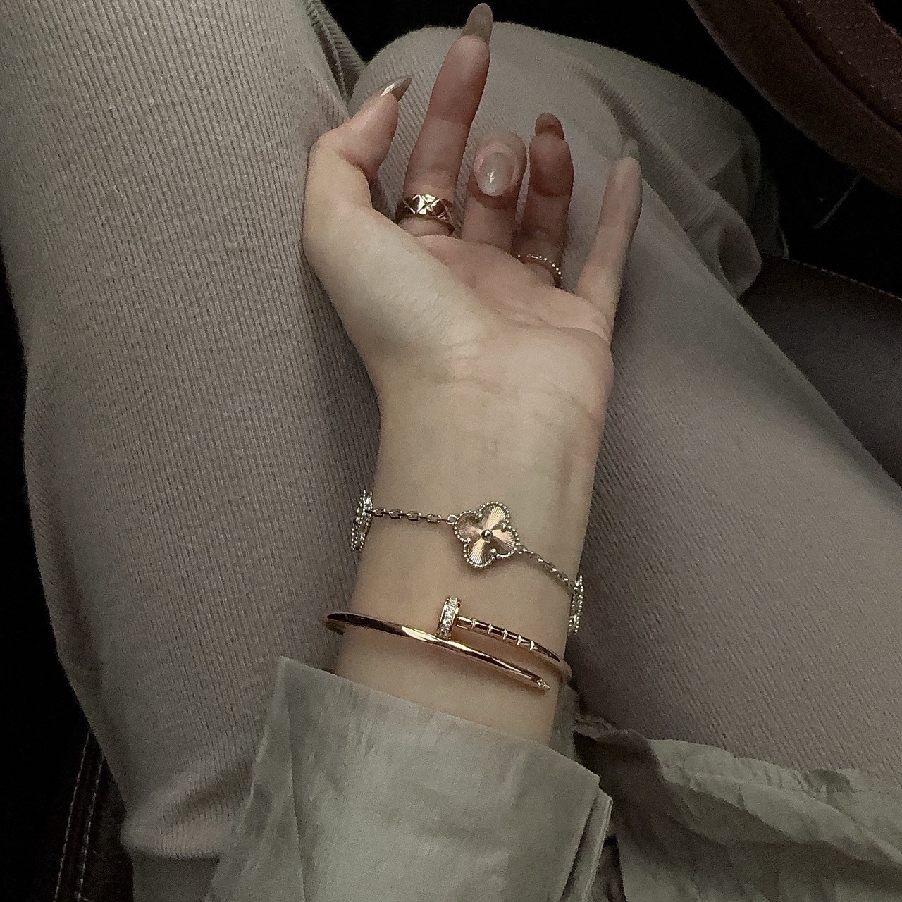 18k”ct經典細款頭尾鑽釘子高奢定製手鐲