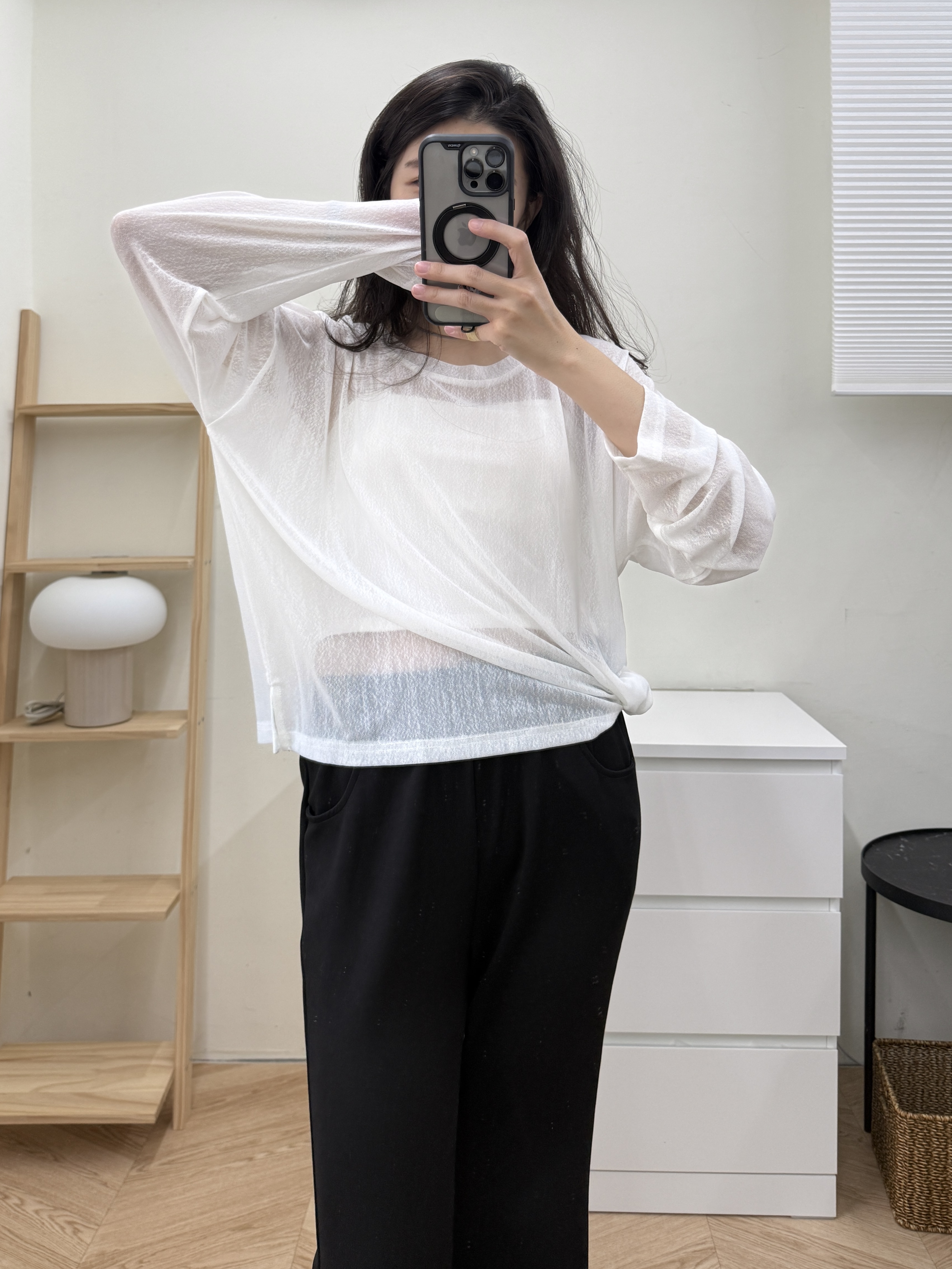 側開岔透膚上衣