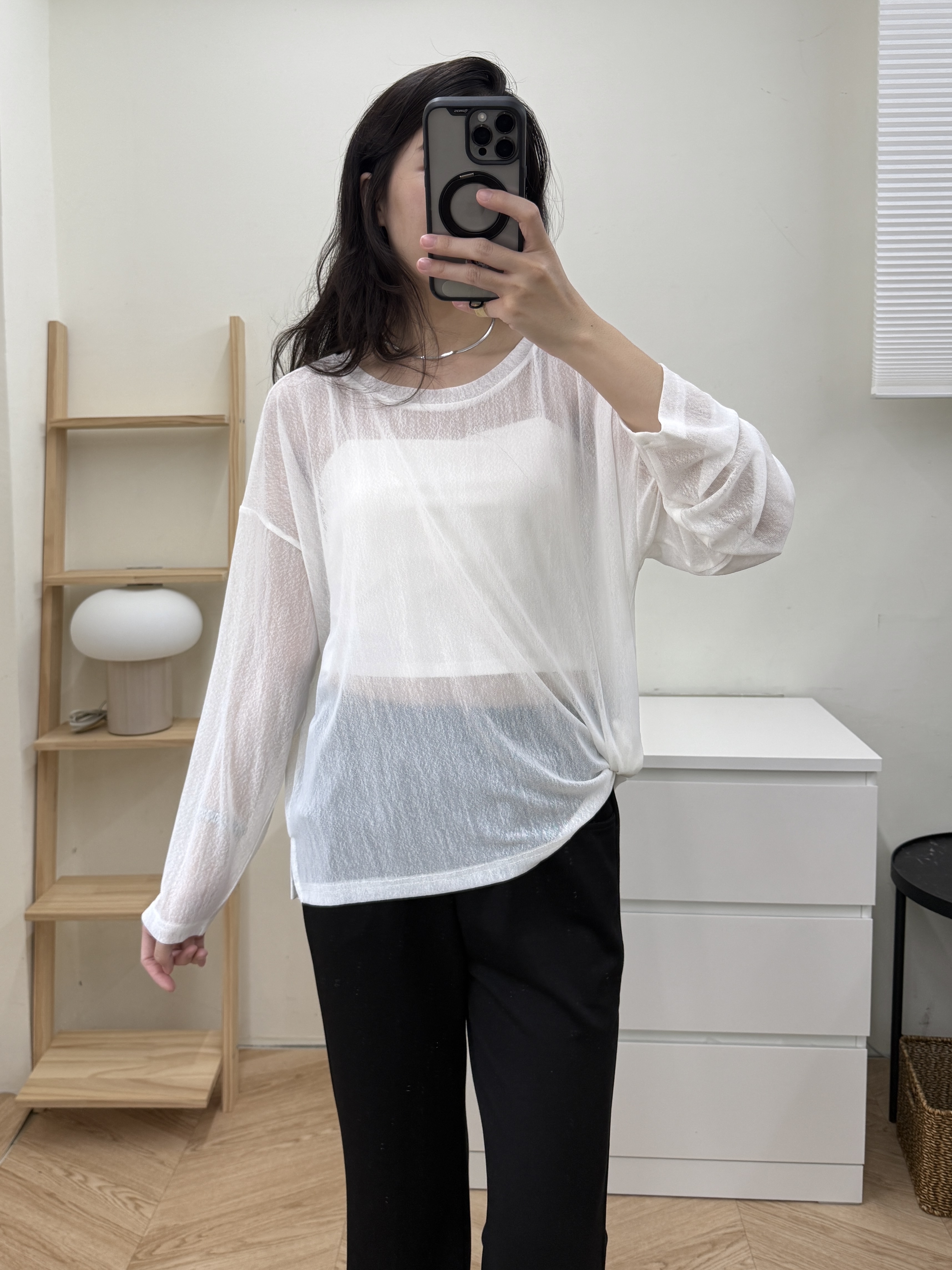 側開岔透膚上衣