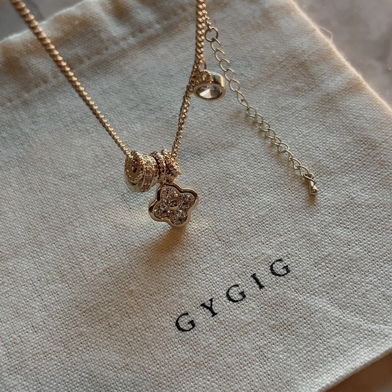 Gy垂墜金鑽多環小墜四葉草”圓鑽重磅項鍊/現貨2