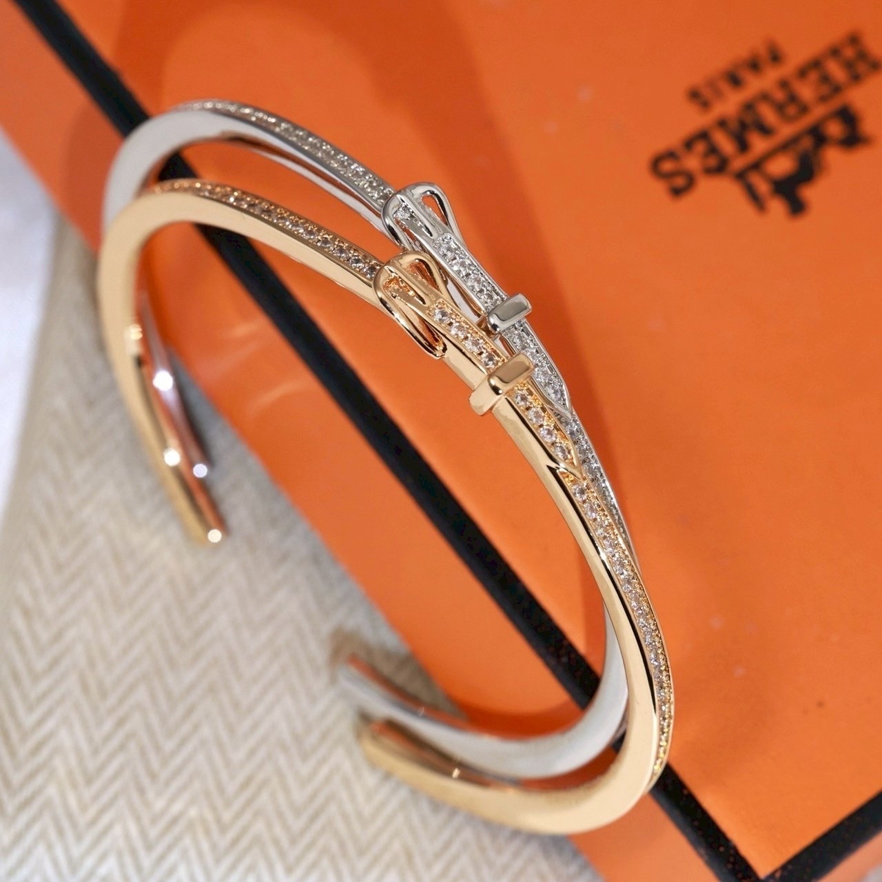 18k”H25 etriviere皮帶扣嵌鑽高奢定製開口手鐲