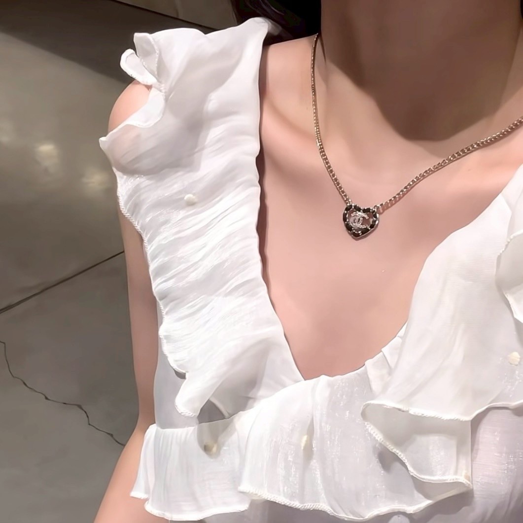 18k”香奶奶25b黑金皮穿練愛心雙c高奢定製項鍊