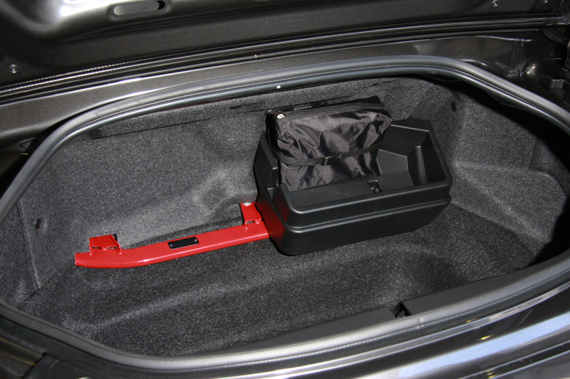 AUTOEXE 後車廂拉桿 MAZDA MX-5 ND