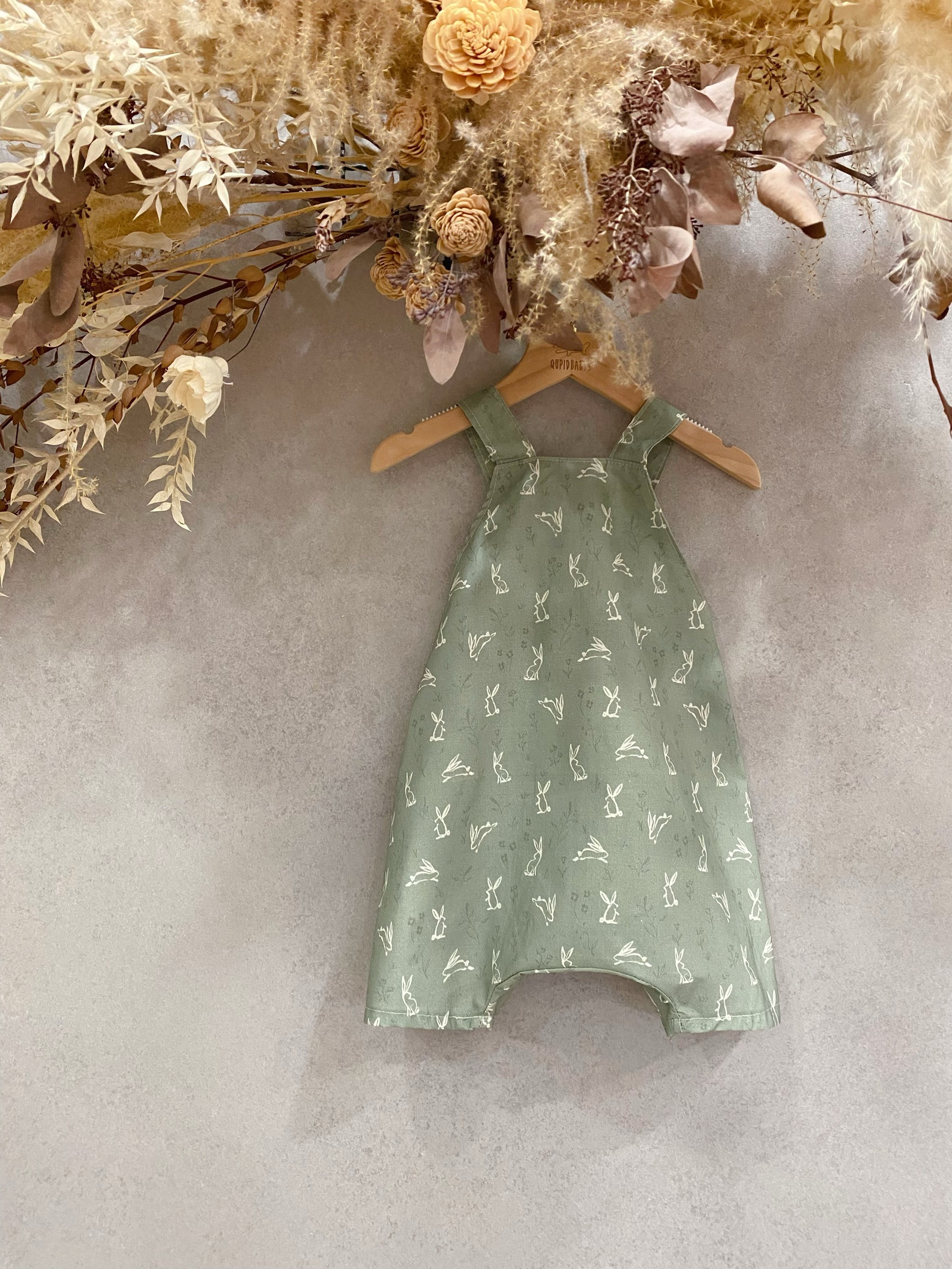 綠兔兔 吊帶短褲（80）