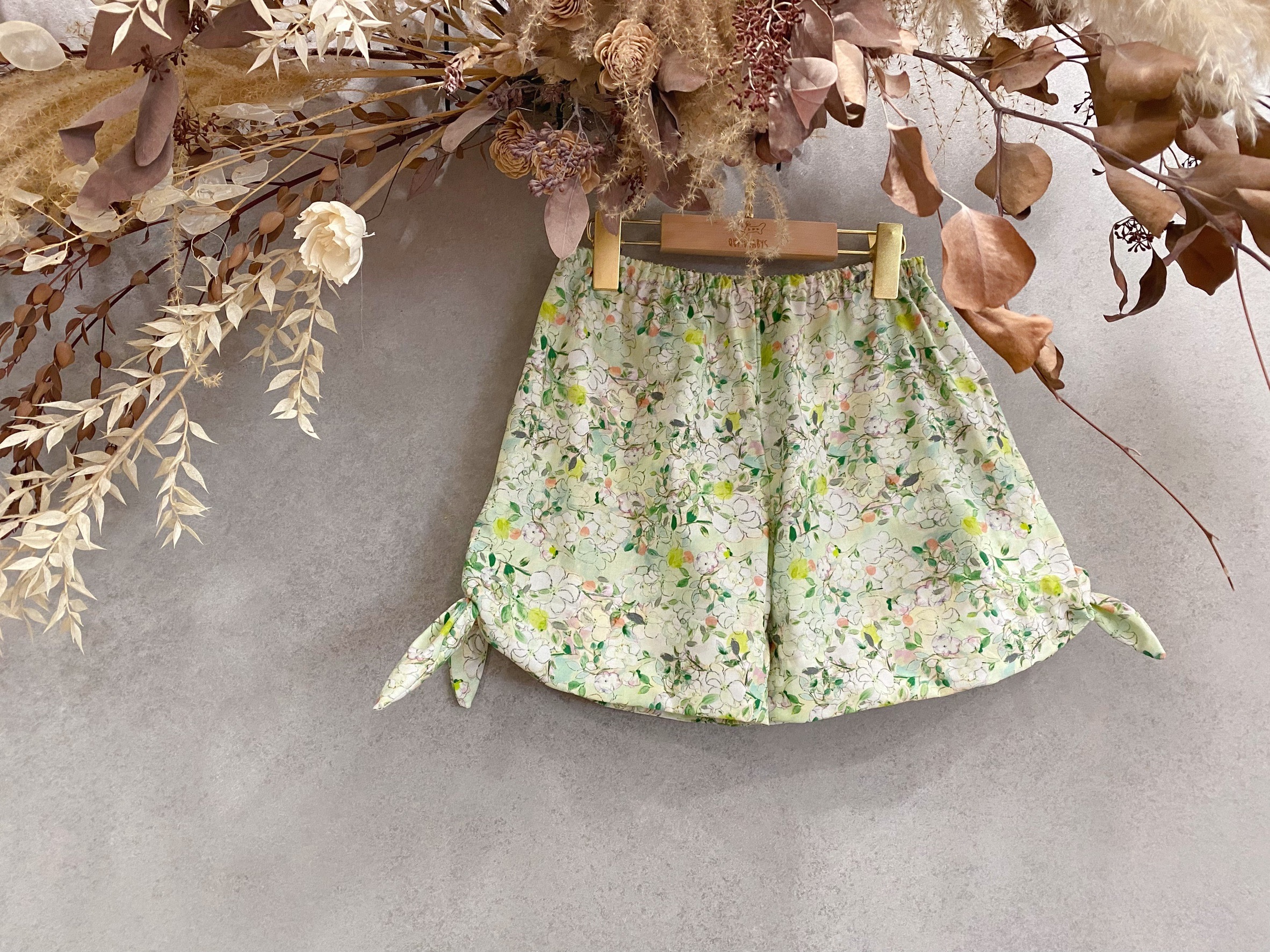 淺綠花瓣 啾啾褲裙（140）