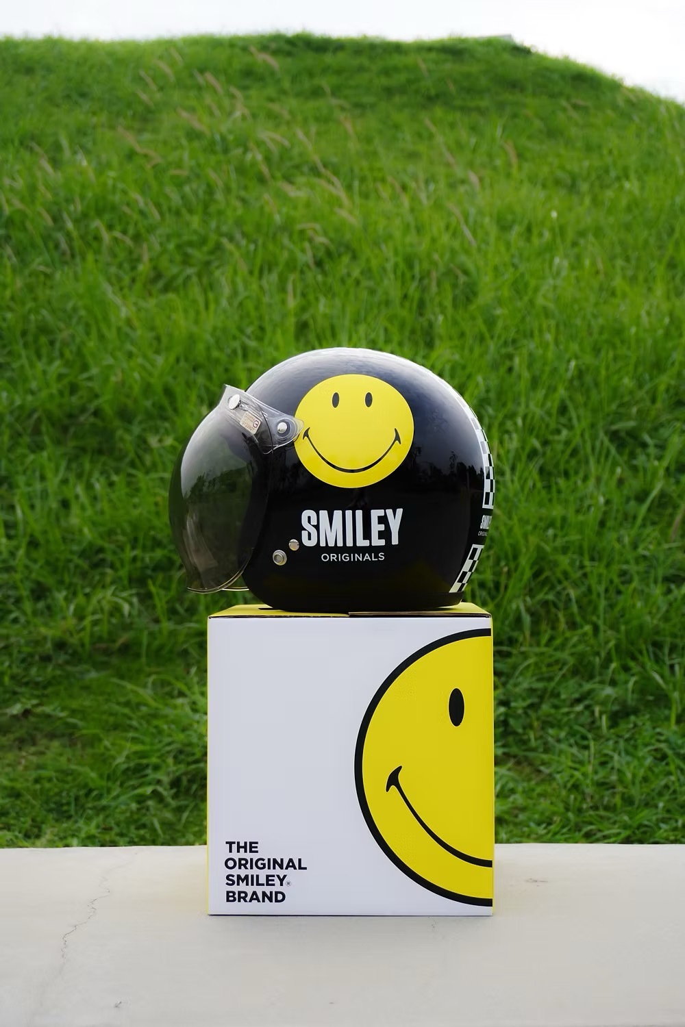 Gallop x SMILEY HELMET 黃色笑臉 聯名款【黑色】3/4罩式