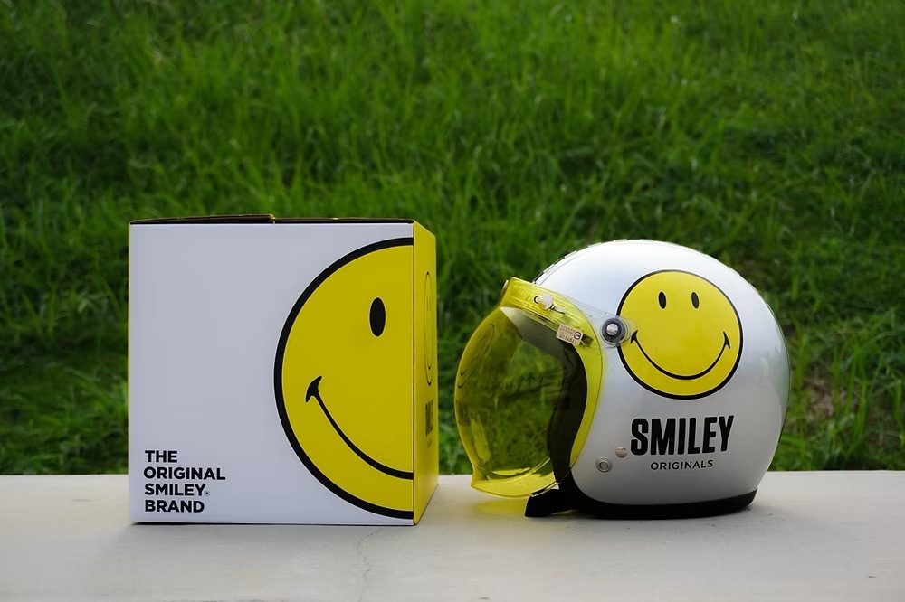 Gallop x SMILEY HELMET 黃色笑臉 聯名款【銀色】3/4罩式