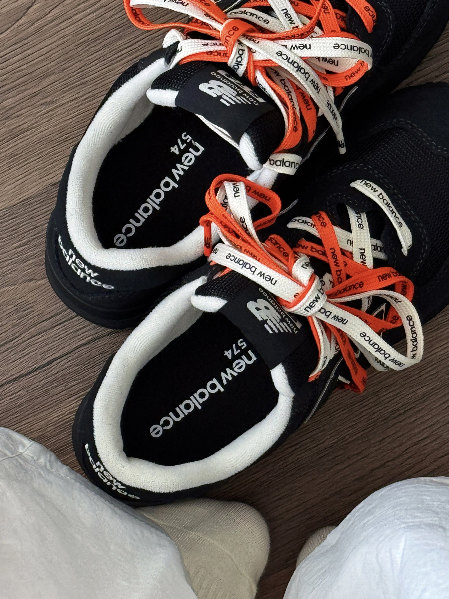 Niko and ... x New Balance NB 574 全黑 黑色 黑白色 麂皮 拼接 復古 慢跑鞋 老爹鞋 U574NAB/預購