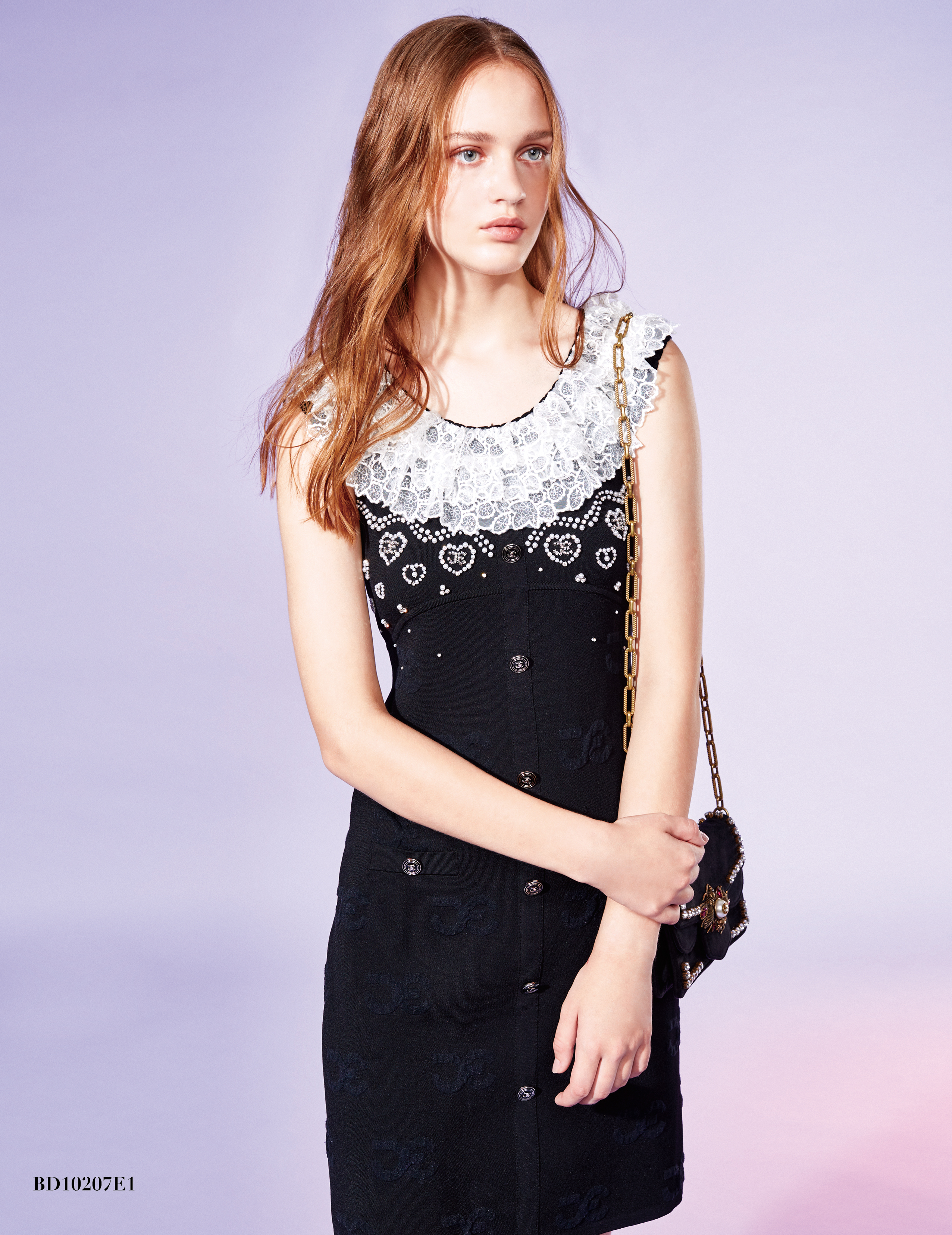 BD10207E1 大圓領 JE 鑽飾提花針織短洋