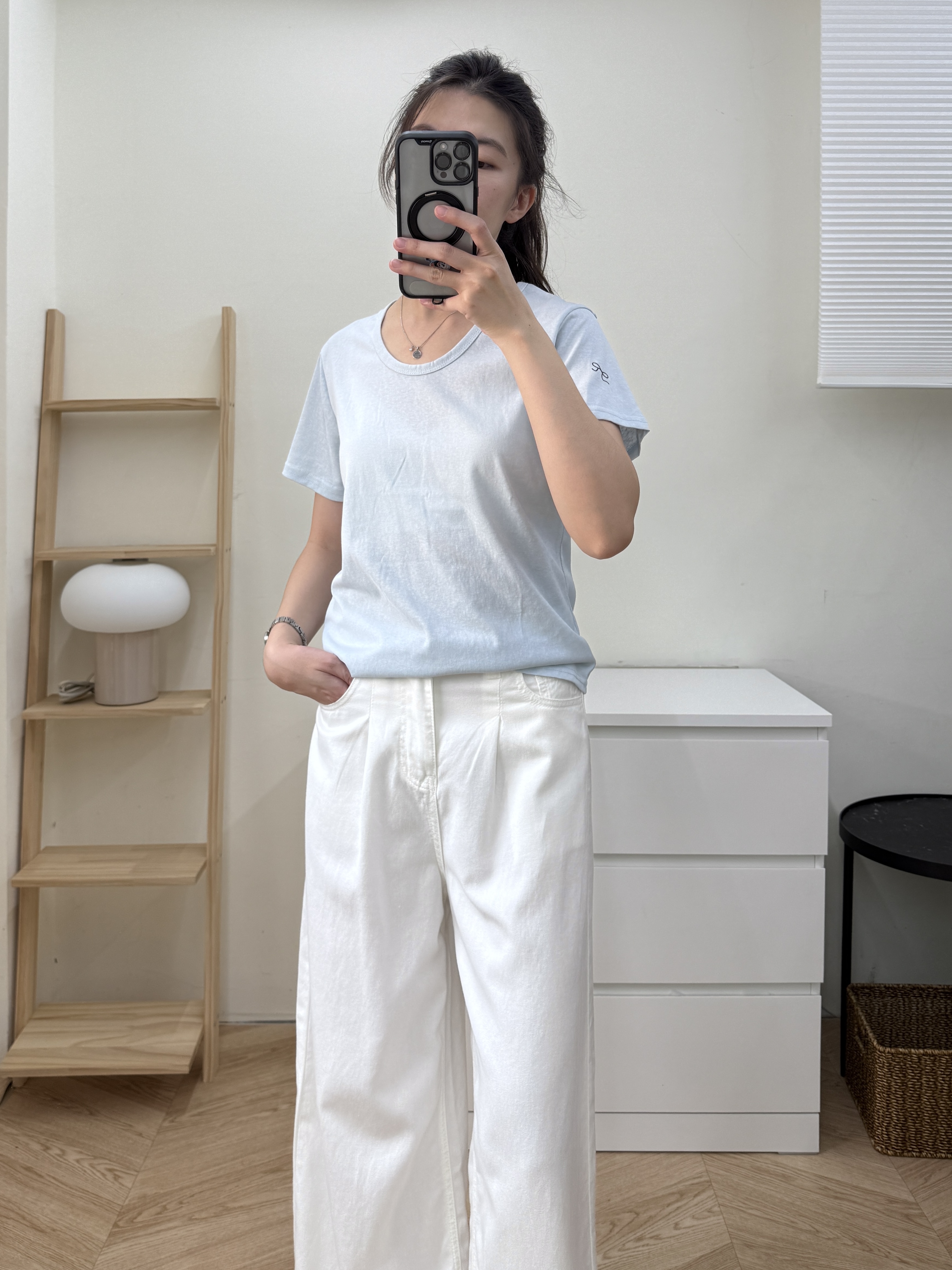 微V領袖子蝴蝶結素T