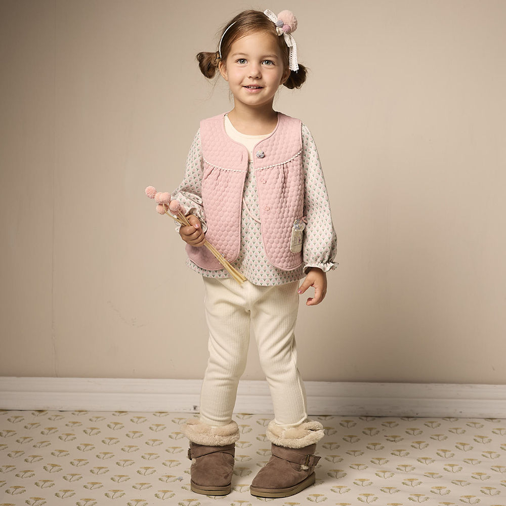 PIPPY 小房造型裝飾秀氣夾棉壓紋圓領背心 粉