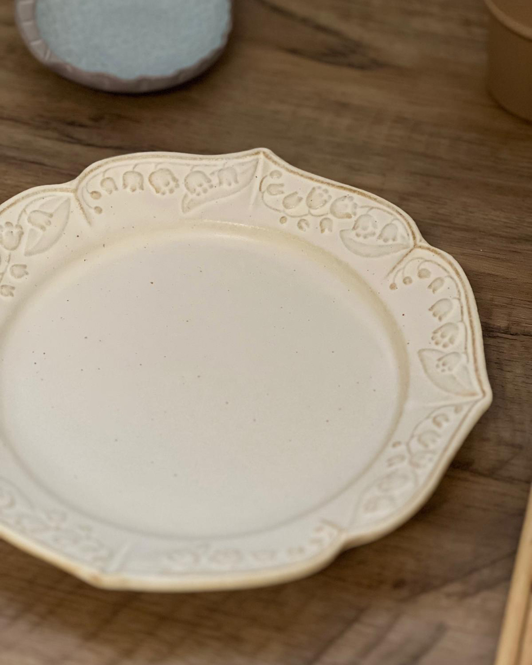 益子燒 鈴蘭22cm餐碟 白色｜職人 若林健吾