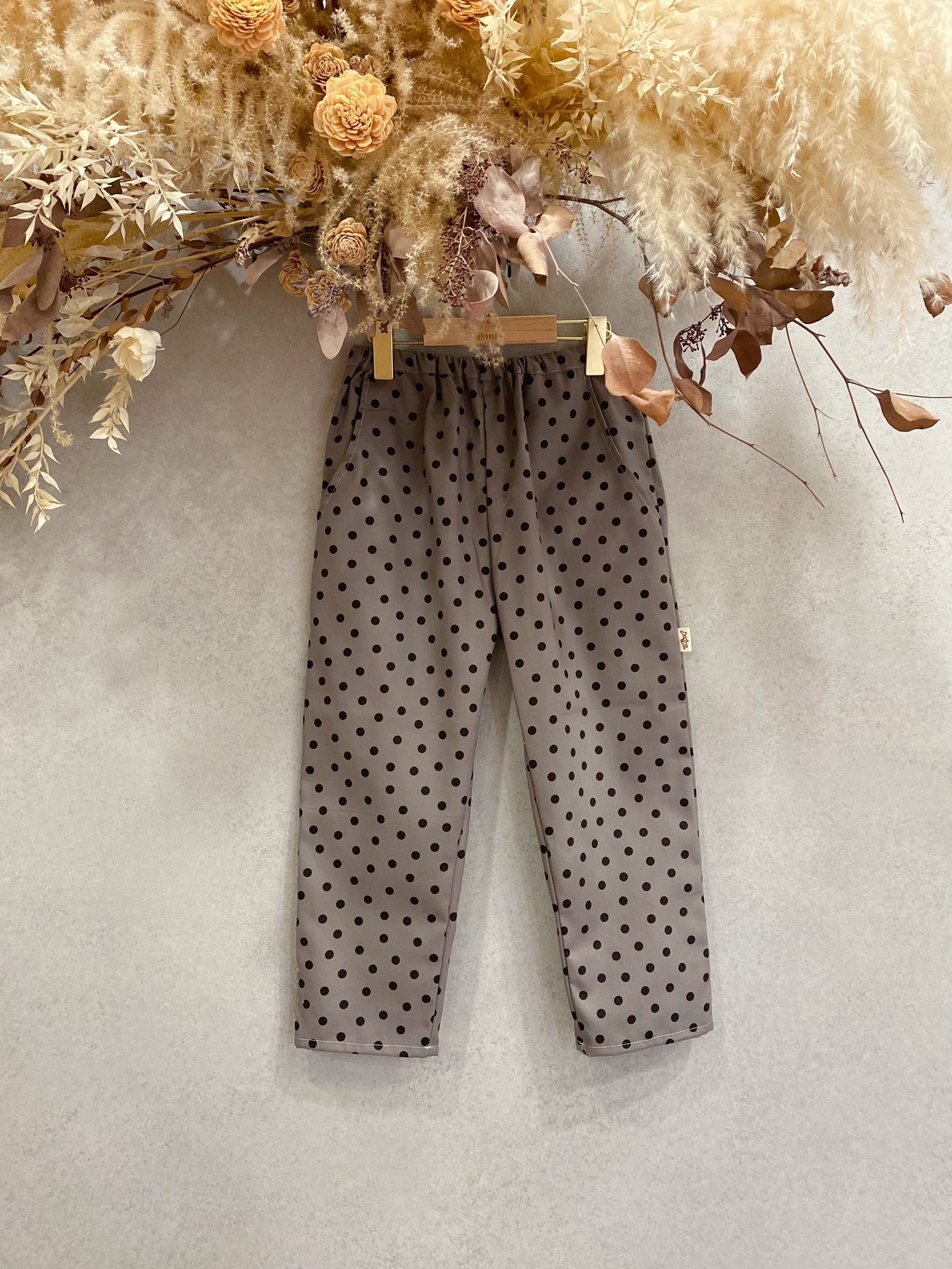 深灰底珍珠 口袋長褲（140）