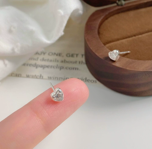 S925純銀針愛心熔岩耳環