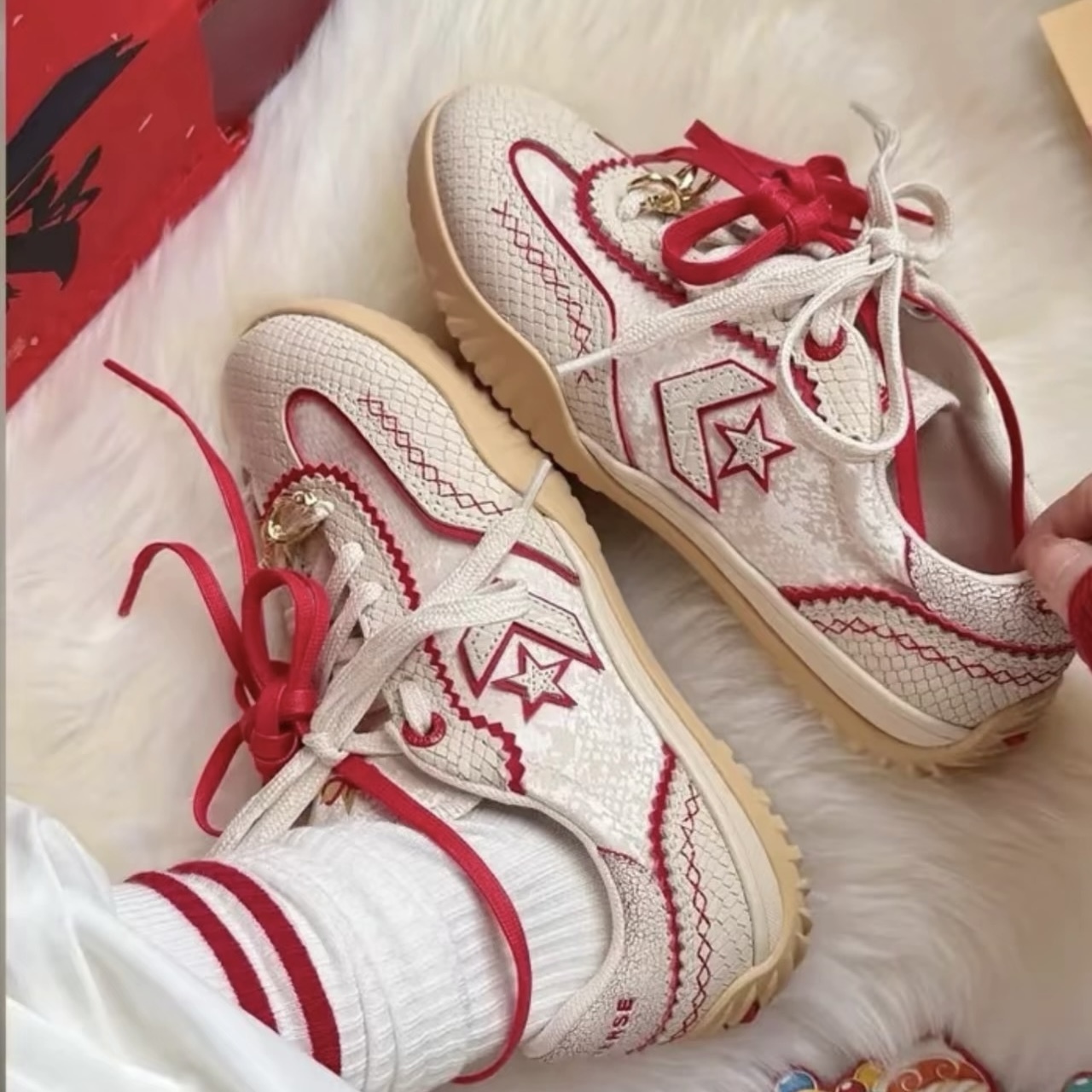 CONVERSE RUN STAR TRAINER 蛇年限定 米白 白紅 蛇鱗 中國結 鋸齒 A13344C