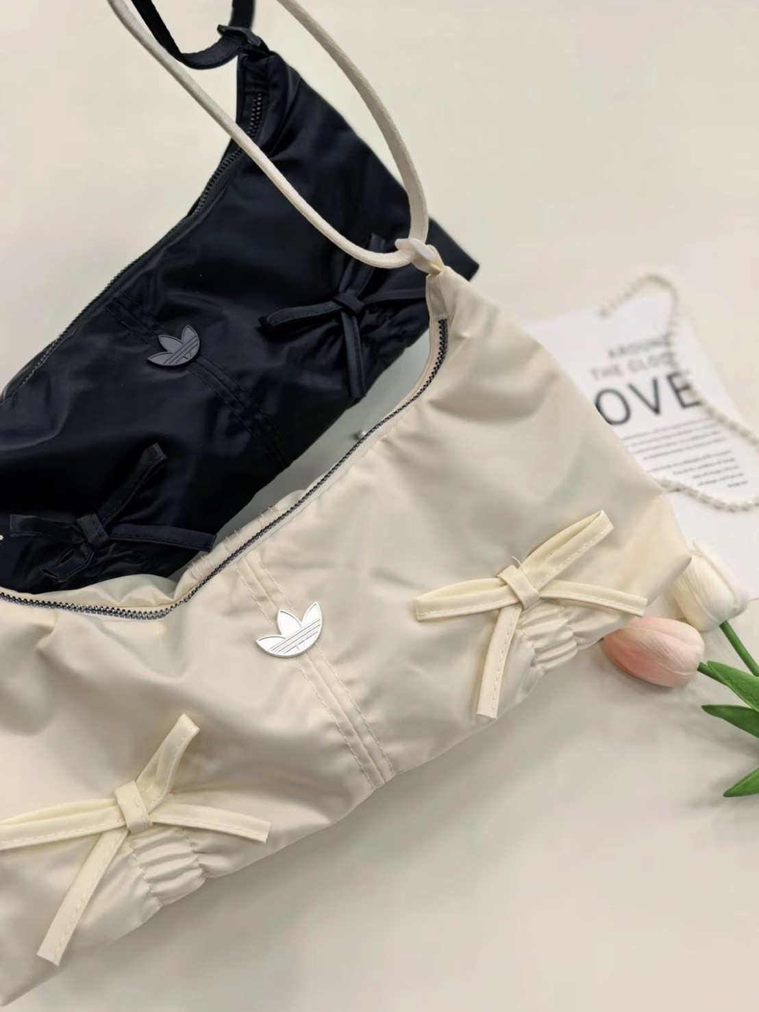 ADIDAS 蝴蝶結 可調節肩帶 單肩法棍包