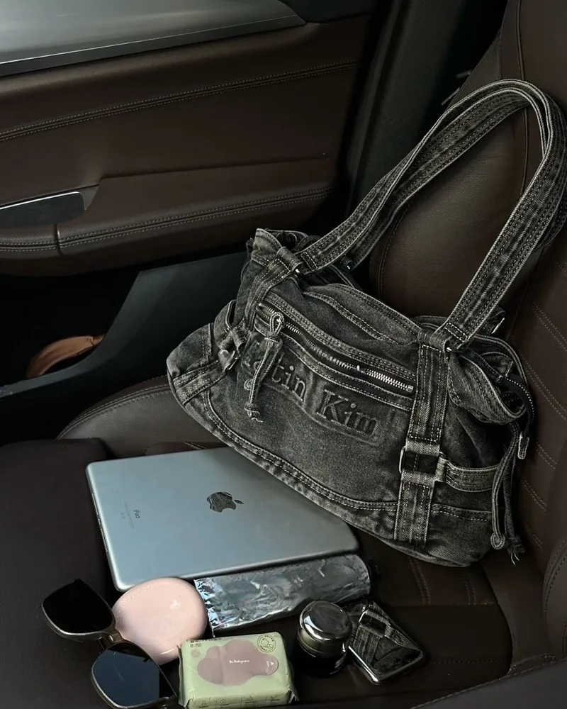 現貨 韓國代購 Matin Kim 水洗 丹寧 牛仔 復古 半月包 流浪包 追星包 機車包 Hobo Bag